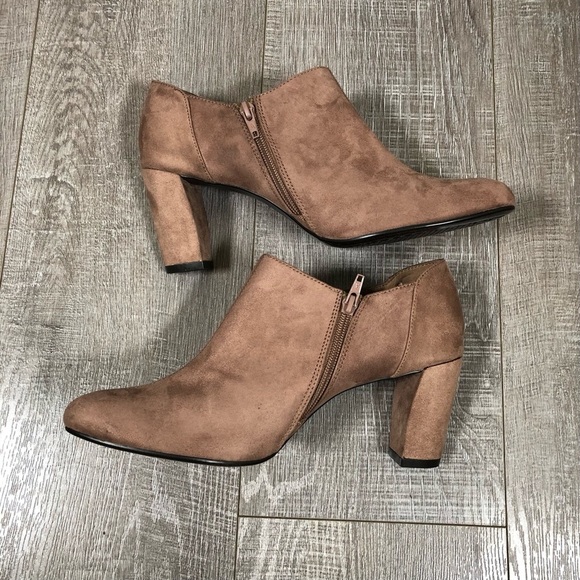 AEROSOLES “Heels Rest” Ankle Boots Size 10.5W - Picture 4 of 8